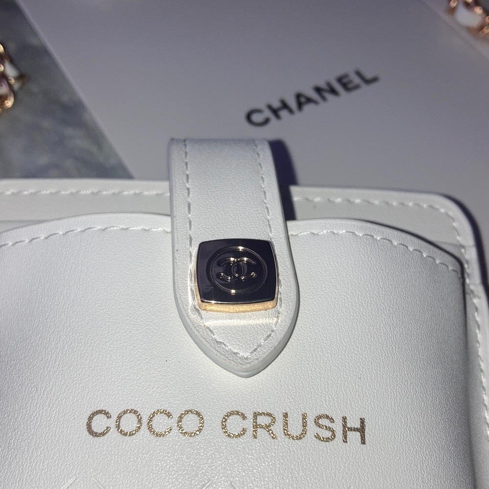 CHANEL Coco Crush White Crossbody Phone Pouch with Gold Chain - Picture 3 of 7